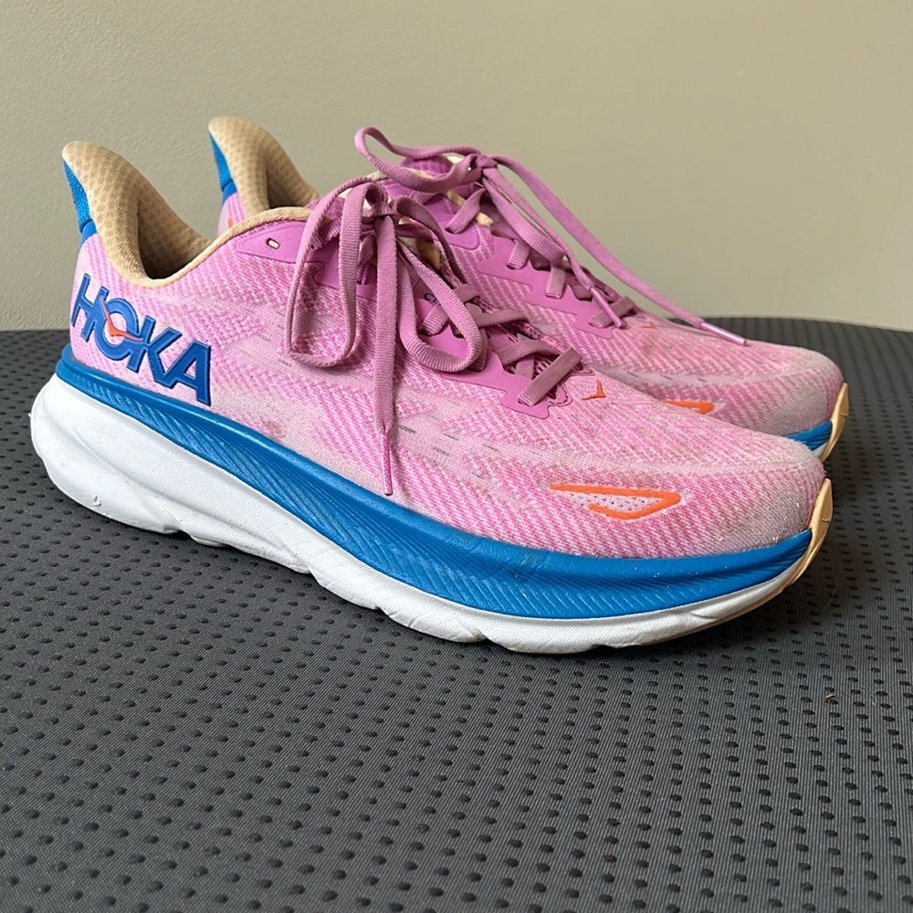 Women’s Hoka Clifton 9 sneakers